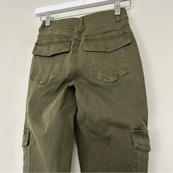 Spanx - Stretch Twill Ankle Cargo Pant Darkened Olive - Picture 11 of 15